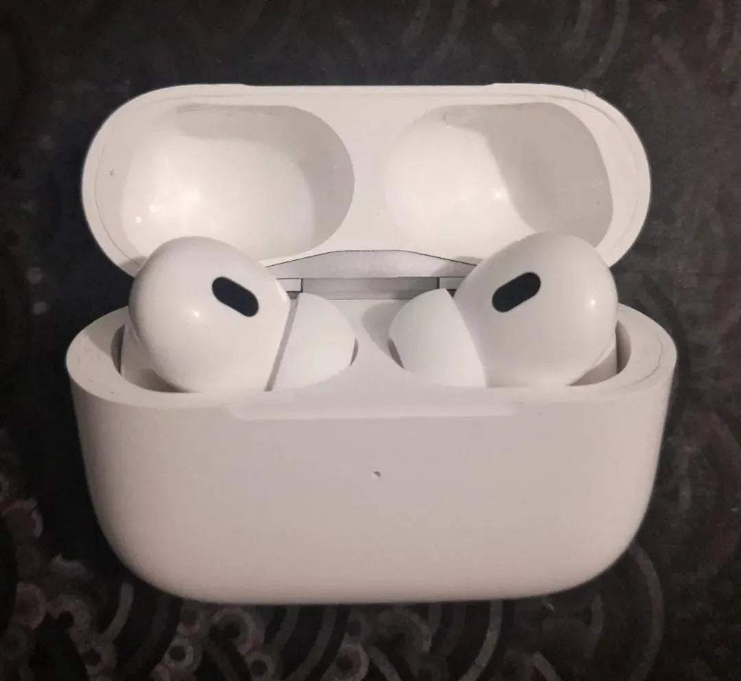 White AirPods Pro (2nd Generation)