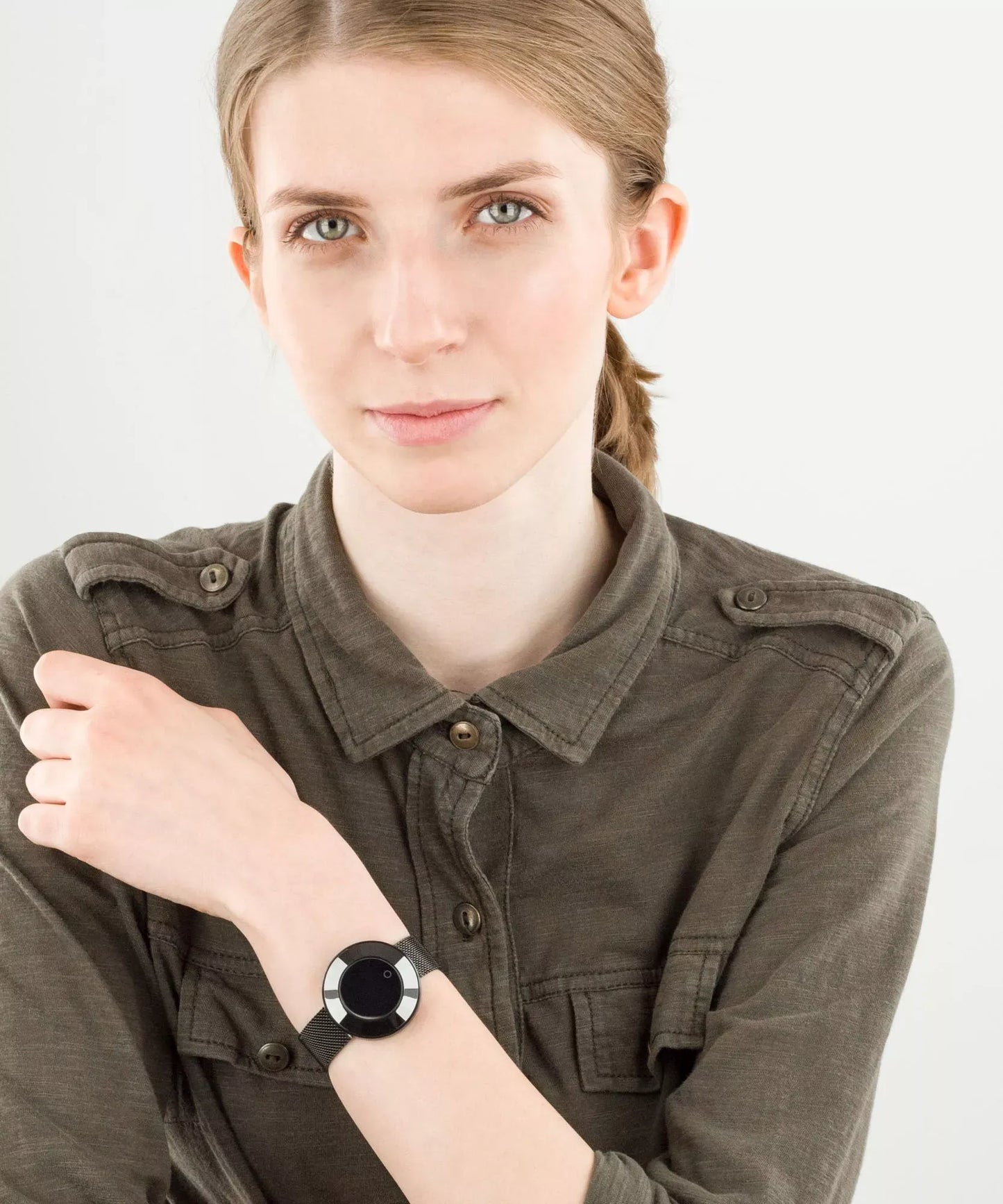 Ladies Smart Watch with Mesh Strap - Stylish Digital Wristwatch